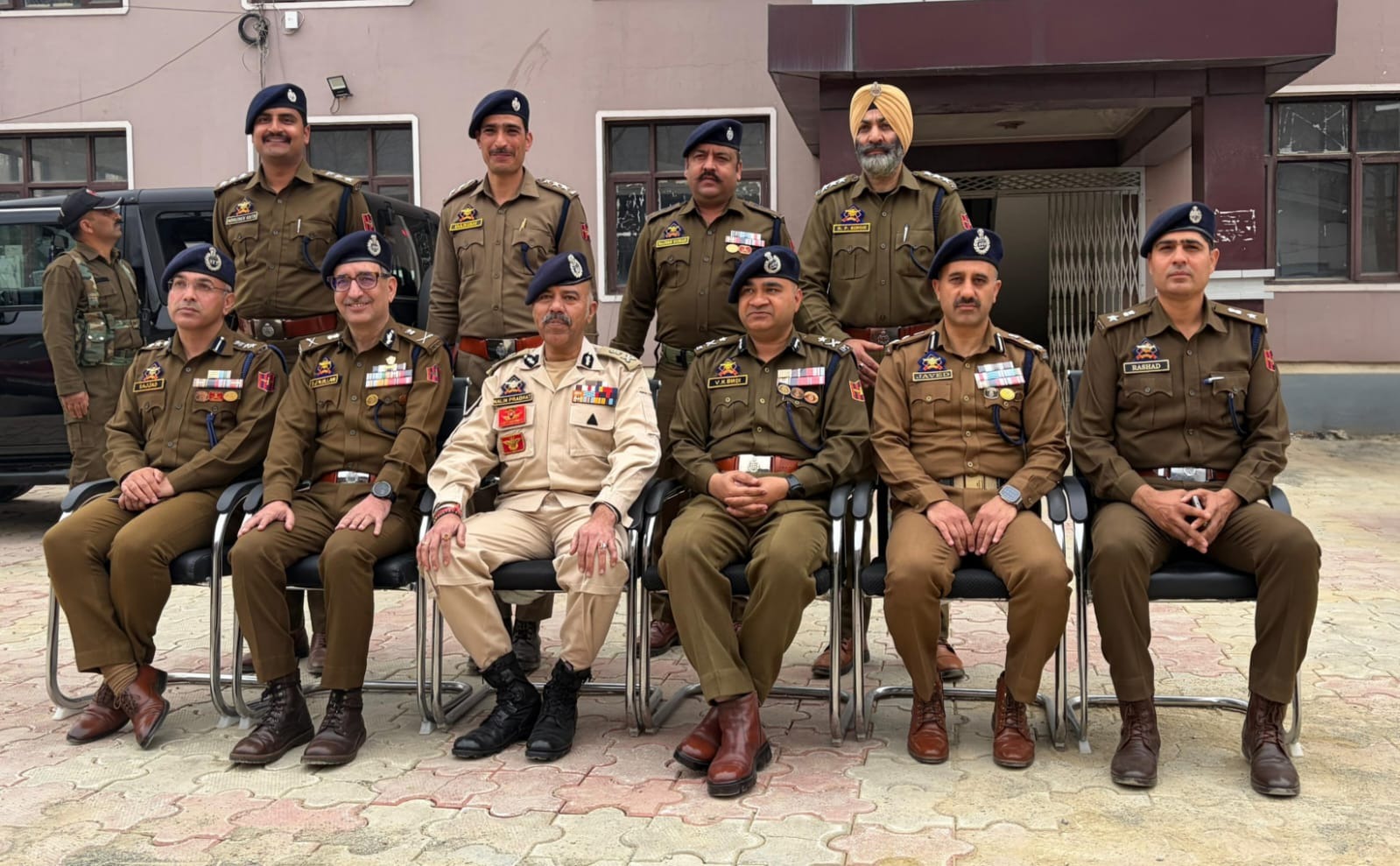 'DGP J&K Reviews Security, CT Operations and Law & Order Scenario in Police District Awantipora'